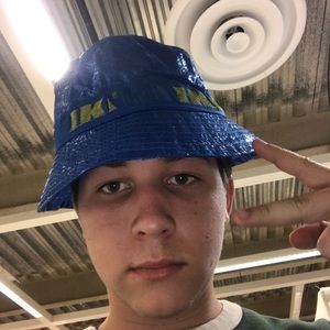 Meet your Posher, Connor